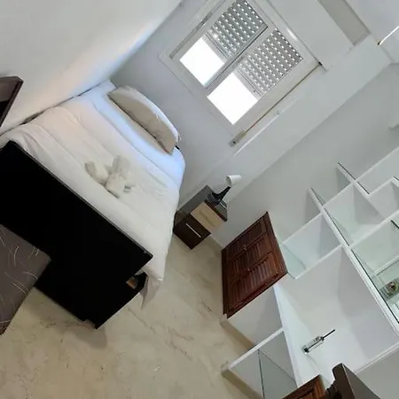 En Apartment *